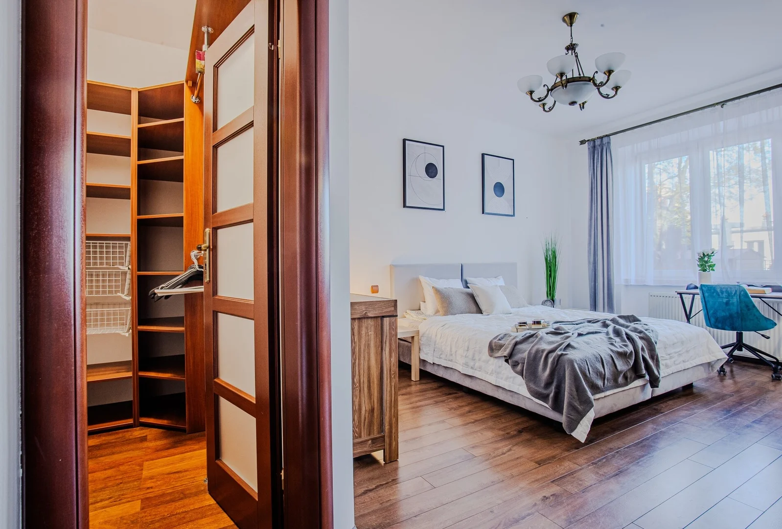 Quarto de estudante económico com localização conveniente em 