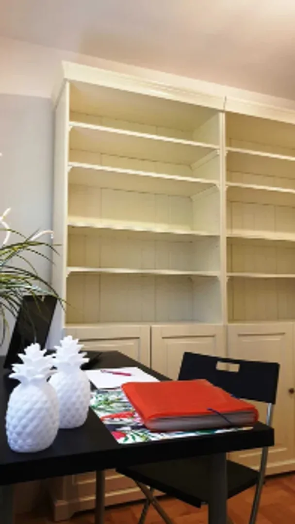 Comfortable and spacious student room in 