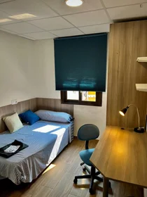 Habitación privada en Calle Santiago Apóstol, imagen 1 de 10