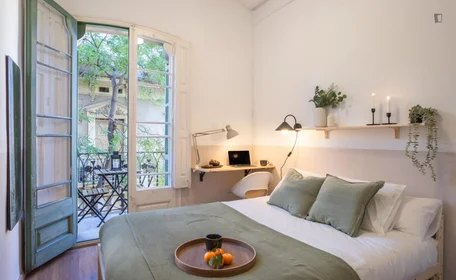 Quarto privado em Carrer de Pons i Gallarza, imagem 1 de 10