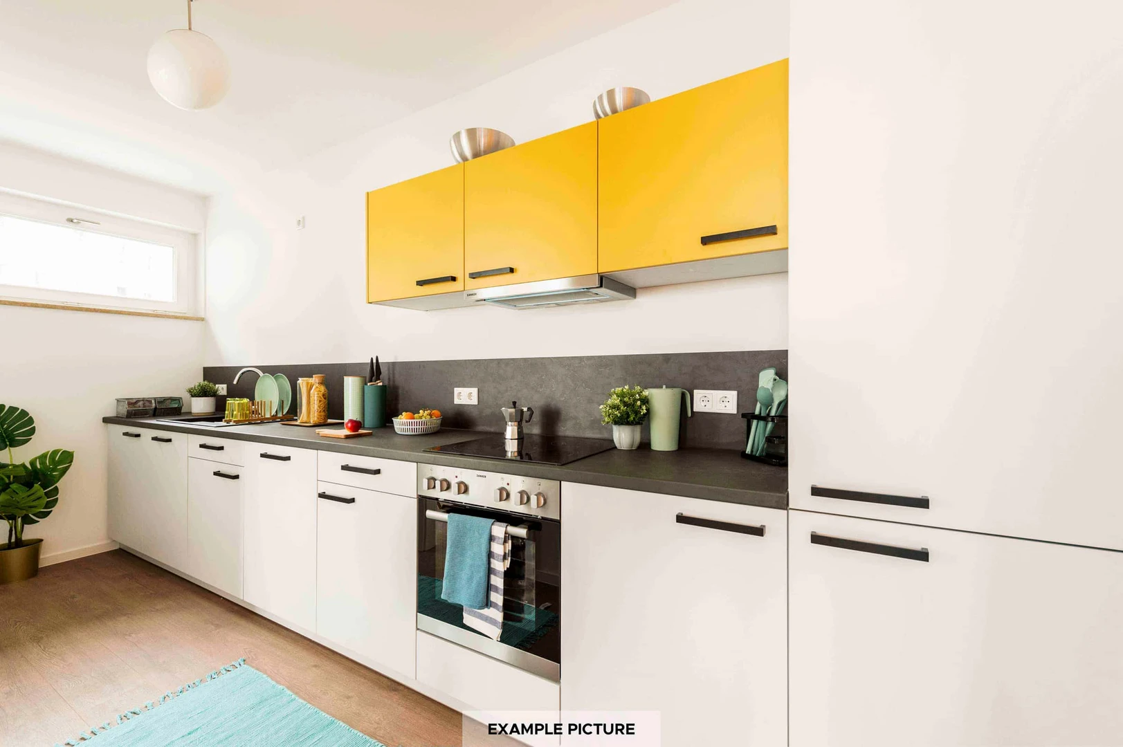 Comfortable and spacious student room in 