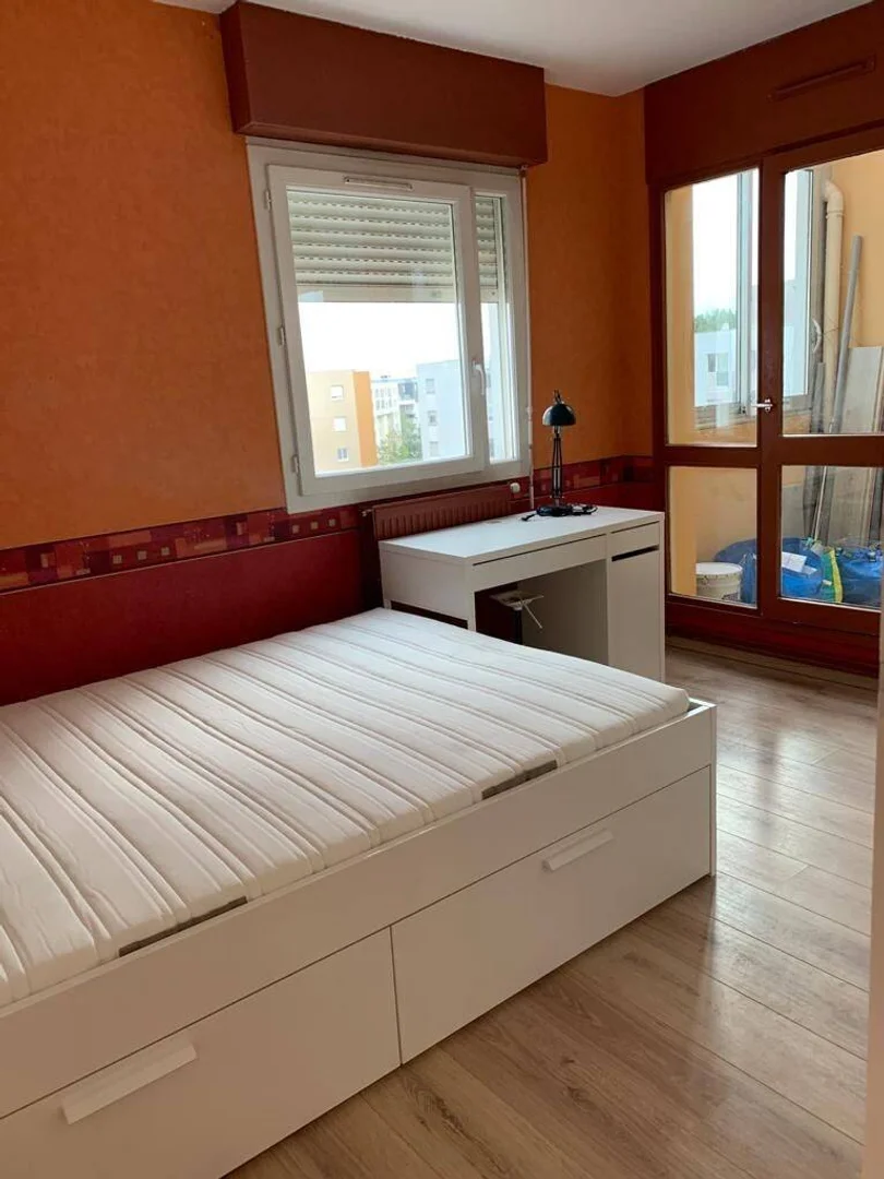 Cozy room for students available in 