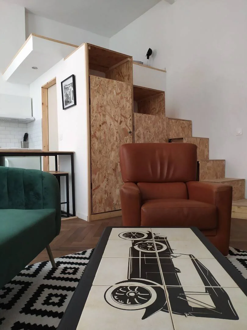 Quarto de estudante económico perto do campus em 