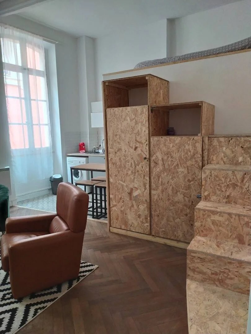 Quarto amigo do estudante em  com comodidades modernas