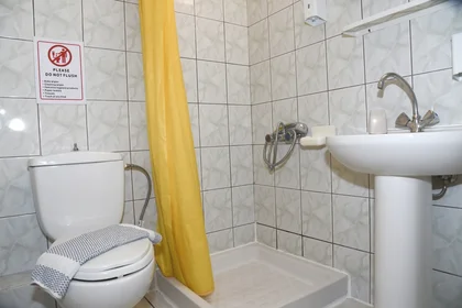 Entire apartment at Michail Archaggelou 25, image 12 of 16