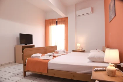 Entire apartment at Michail Archaggelou 25, image 10 of 16