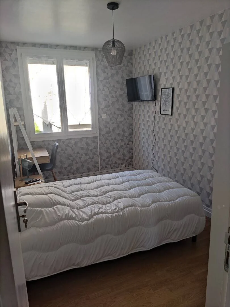 Habitación en apartamento estudiantil en alquiler en , completamente amueblado