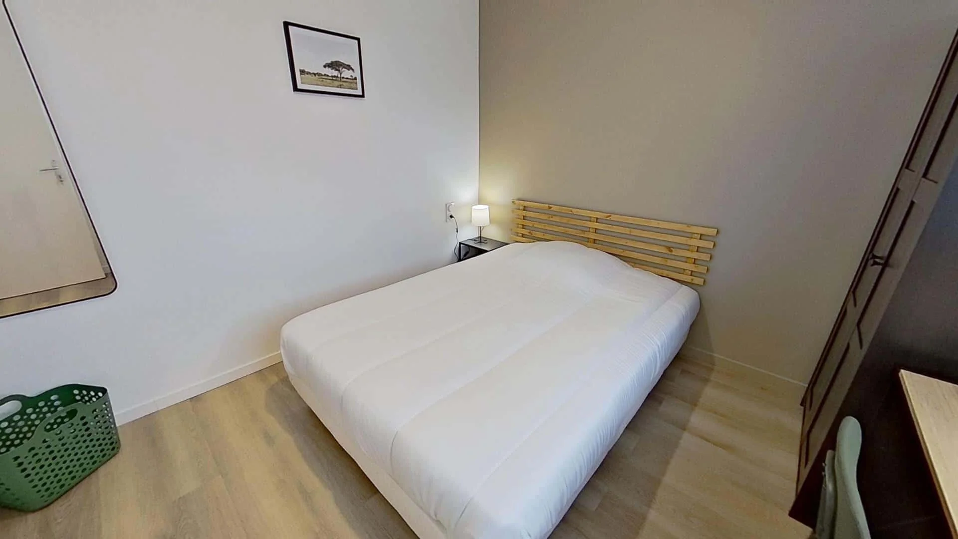 Quarto para alugar em apartamento de estudantes em , totalmente mobilado