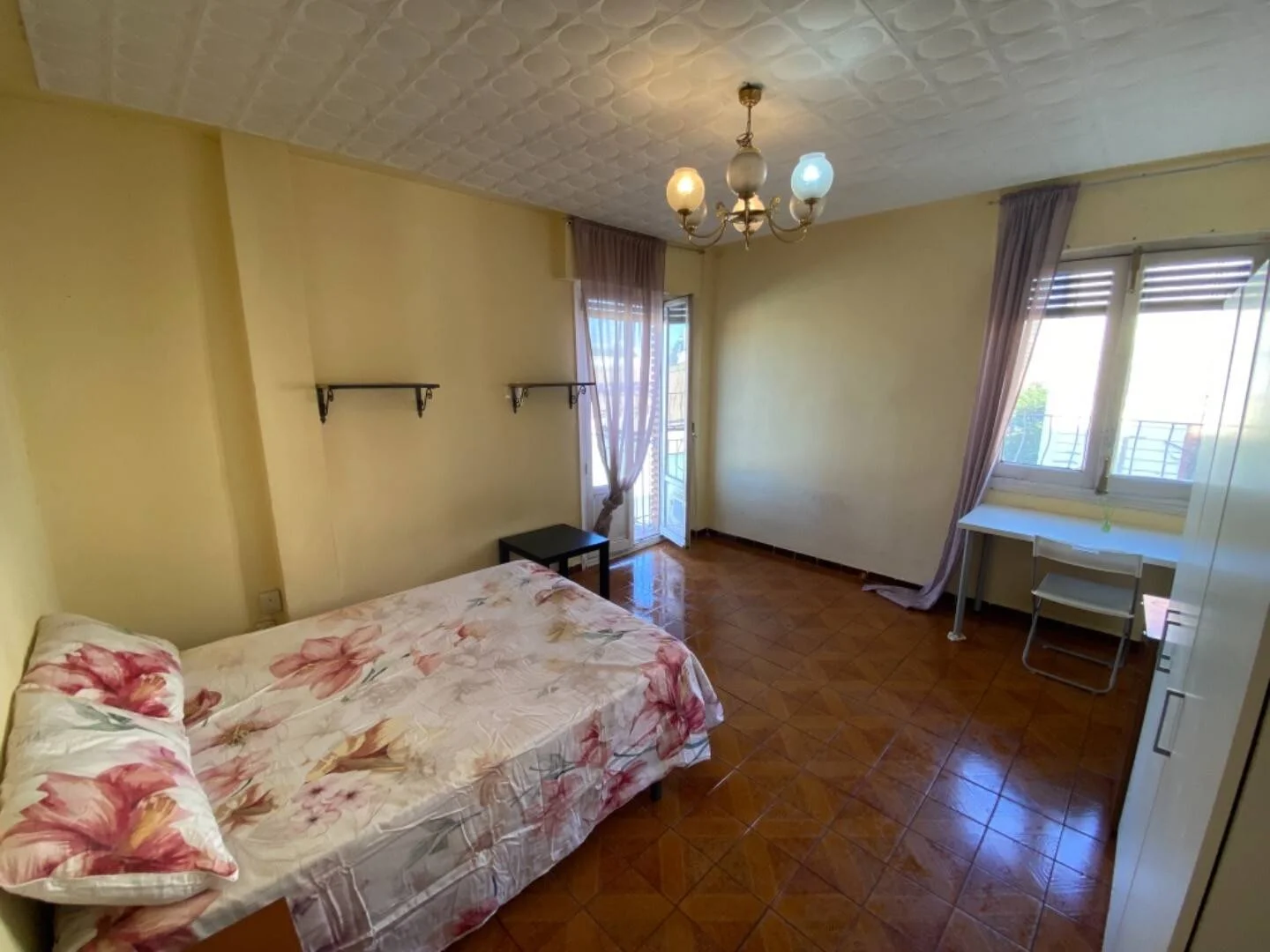 Chambre à louer dans un appartement d'étudiant à , entièrement meublée