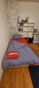 Quarto privado em Maretićeva ulica 13, imagem 15 de 16