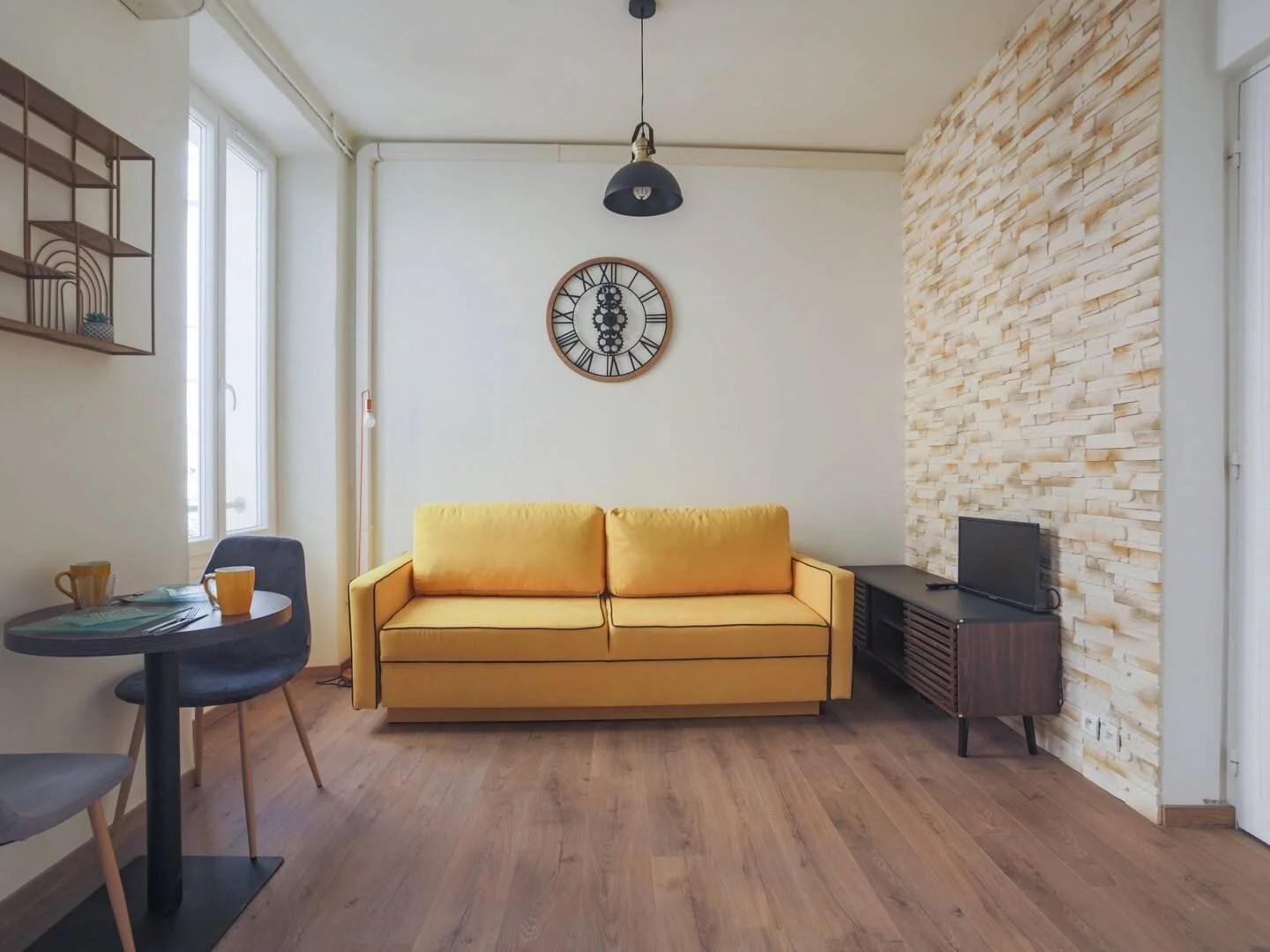 Room for rent in student apartment in , fully furnished