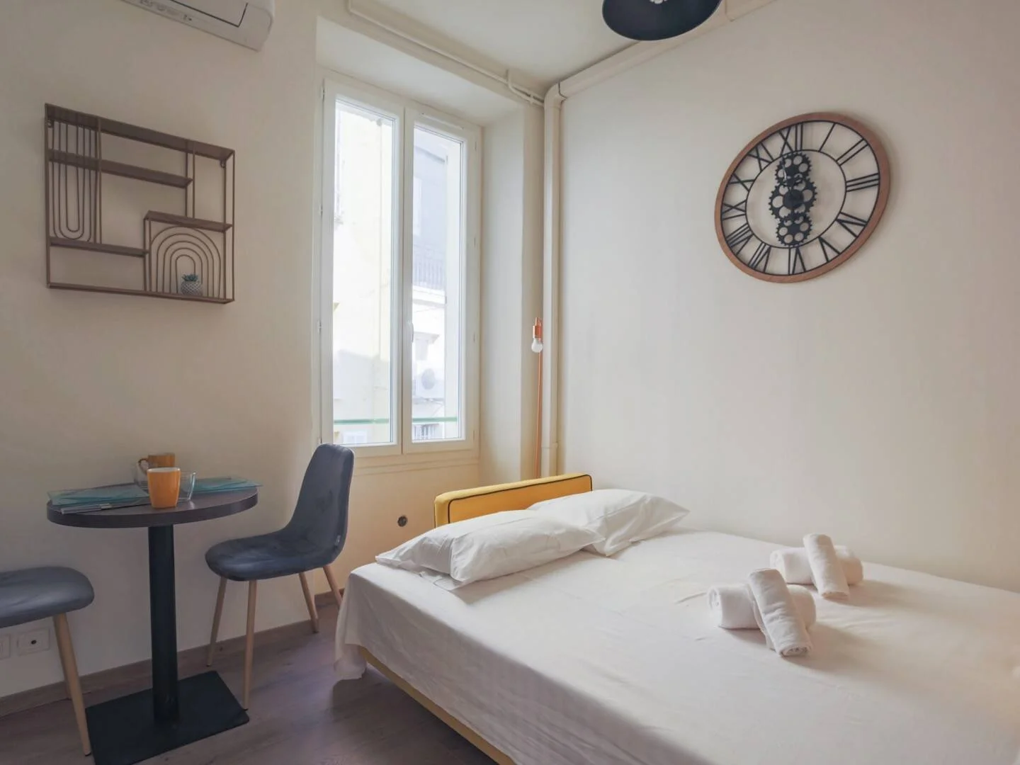 Economical student room with convenient location in 