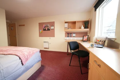 Habitación privada en residencia en The Hub, 17 Hawkhill, Dundee DD1 5DL, United Kingdom, imagen 29 de 31