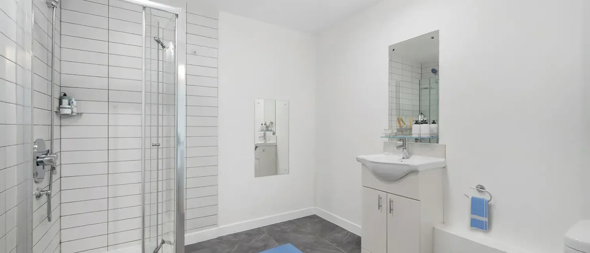 Modern student studio with complete amenities in 