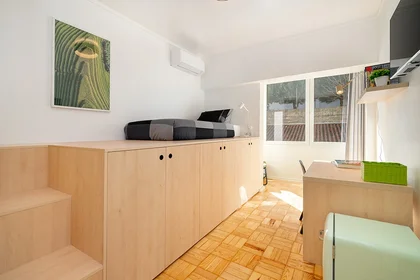 Privatzimmer in der Avenida Nossa Senhora de Fátima 5, bild 1 von 7