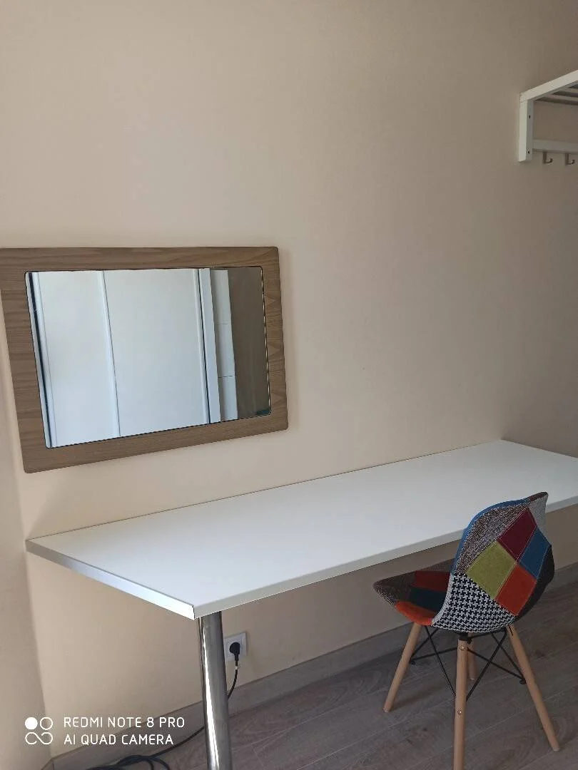 Habitación para estudiantes en  con área de estudio y facilidades compartidas