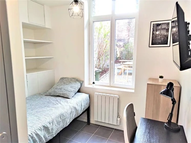 Cheap private room in Amiens