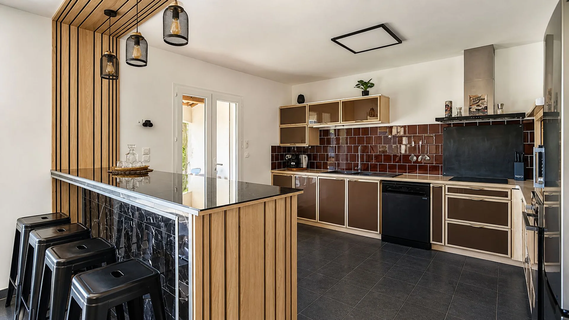 Economical student room with convenient location in 