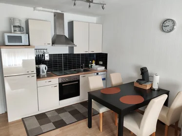Habitación privada en Regensburger Straße, 67, imagen 1 de 10