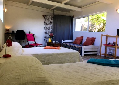 Pokój do wynajęcia z podwójnym łóżkiem w Ponta Delgada