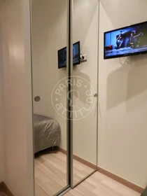 Logement entier à Avenue des Champs-Élysées, image 13 de 21