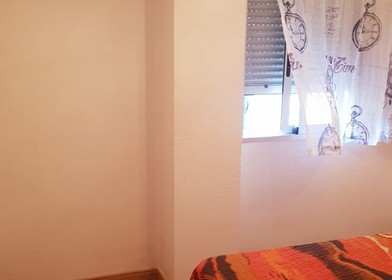 Alojamiento con 3 habitaciones en Valencia