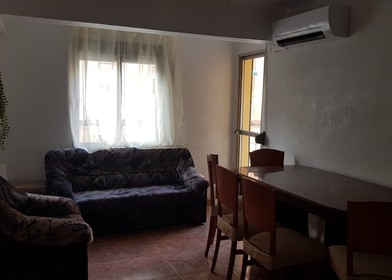 Alojamiento con 3 habitaciones en Valencia
