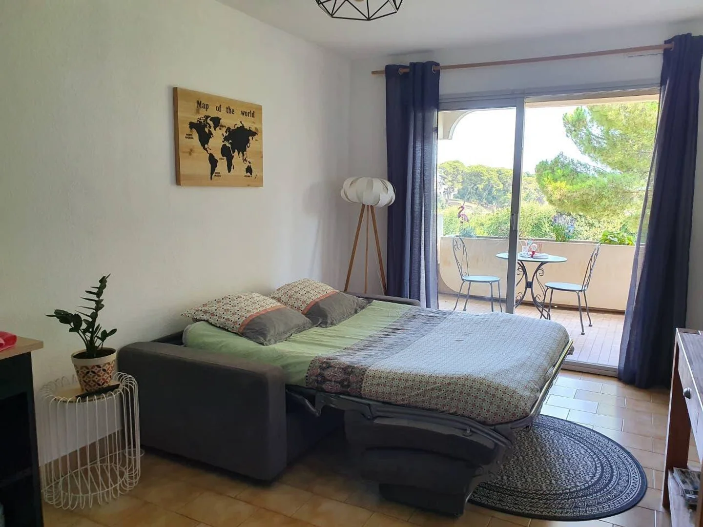 Cozy room for students available in 