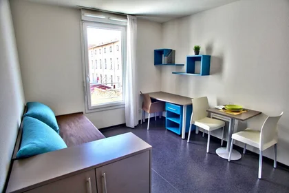 Privatzimmer im Wohnheim in der Marseille, 13003, bild 3 von 16