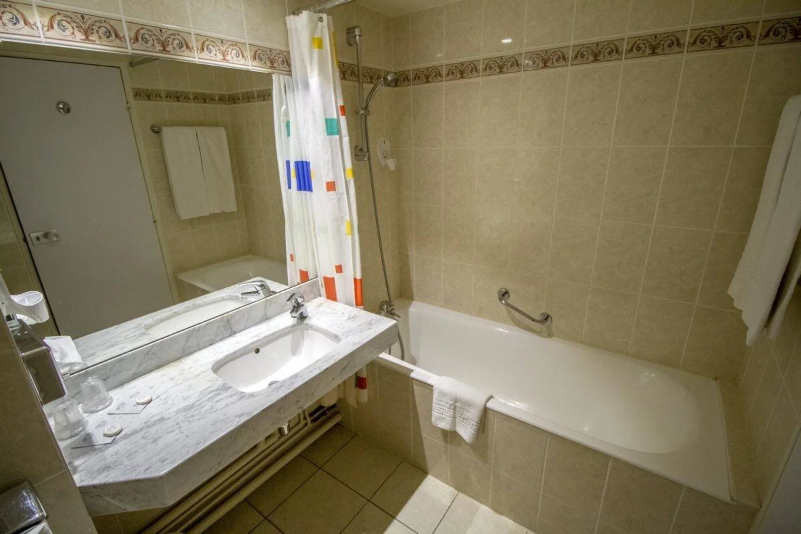 Habitación estudiantil económica con ubicación conveniente en 