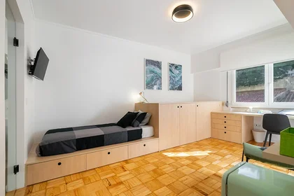 Privatzimmer in der Avenida Nossa Senhora de Fátima 5, bild 1 von 7