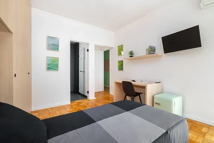 Privatzimmer in der Avenida Nossa Senhora de Fátima 5, bild 1 von 9