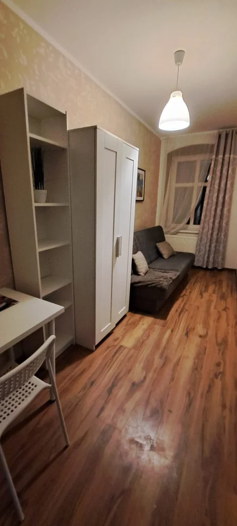 Functional student room perfect for studying in 