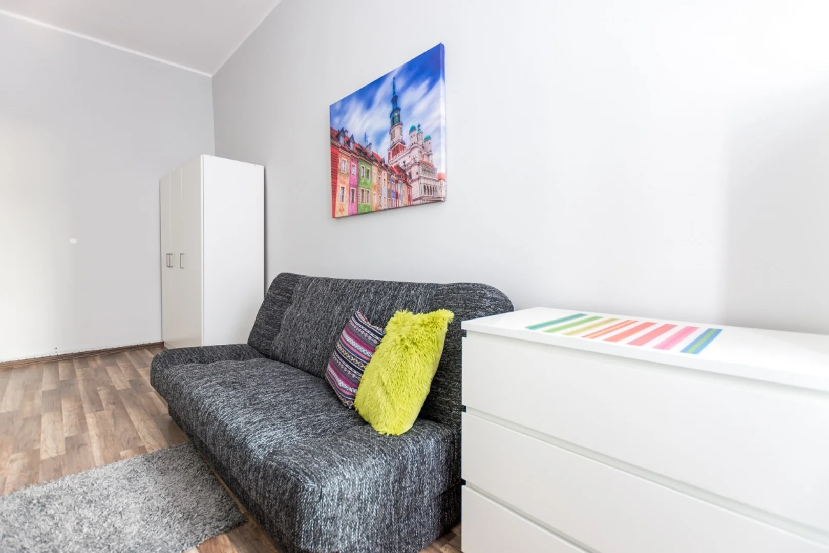 Habitación acogedora para estudiantes disponible en