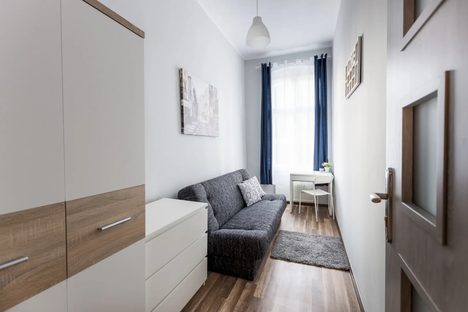 Zimmer in Studentenwohnung in  zu vermieten, voll möbliert