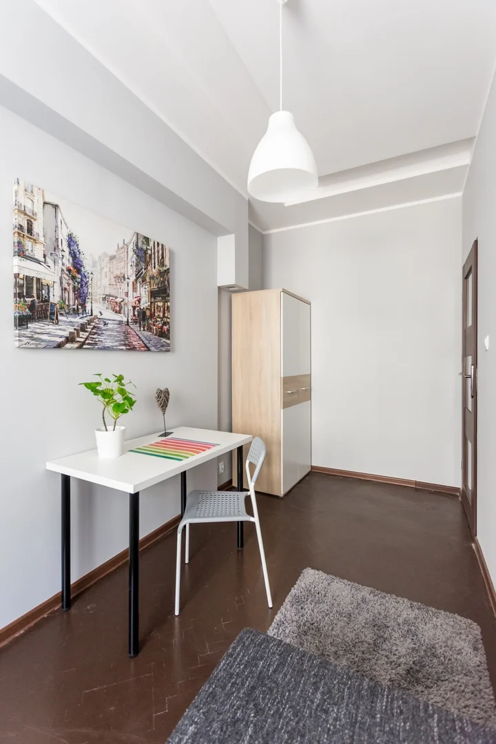 Budget-friendly student room close to campus in 