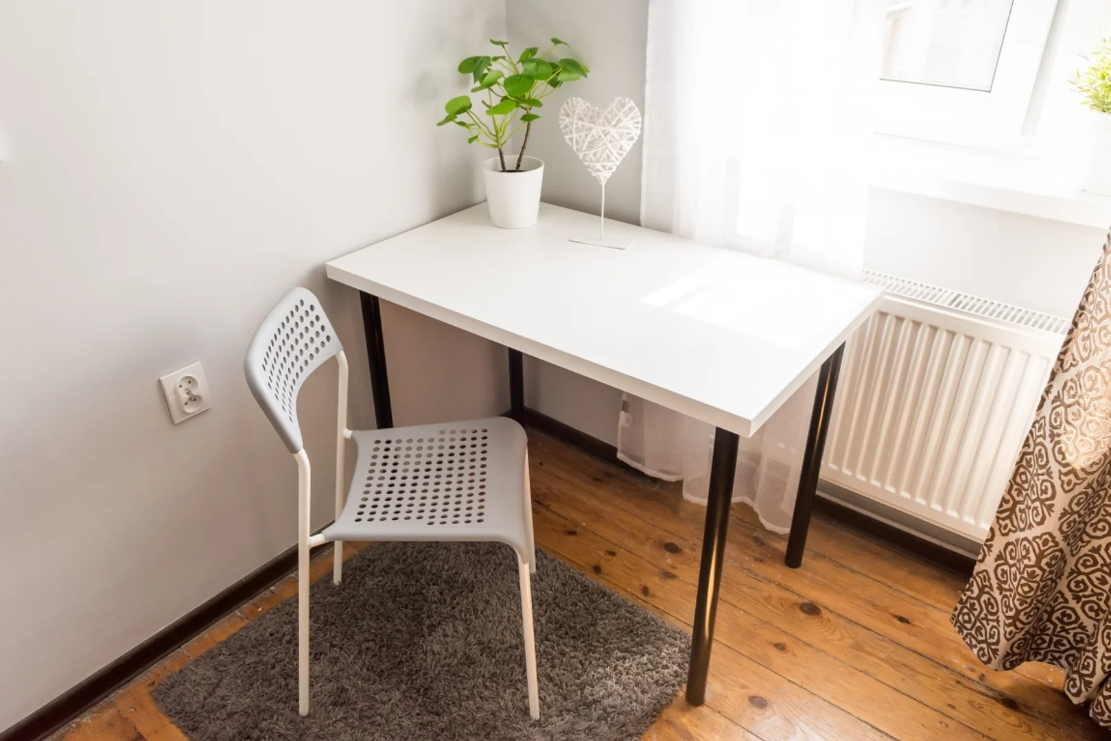 位于的学生友好型房间，设施现代