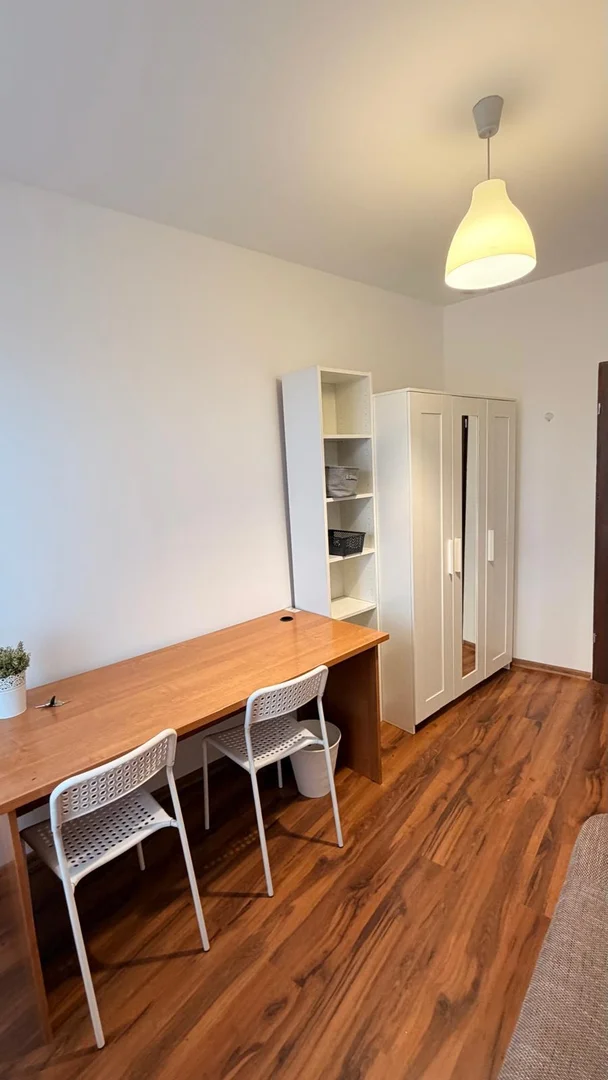 Habitación en apartamento estudiantil en alquiler en , completamente amueblado