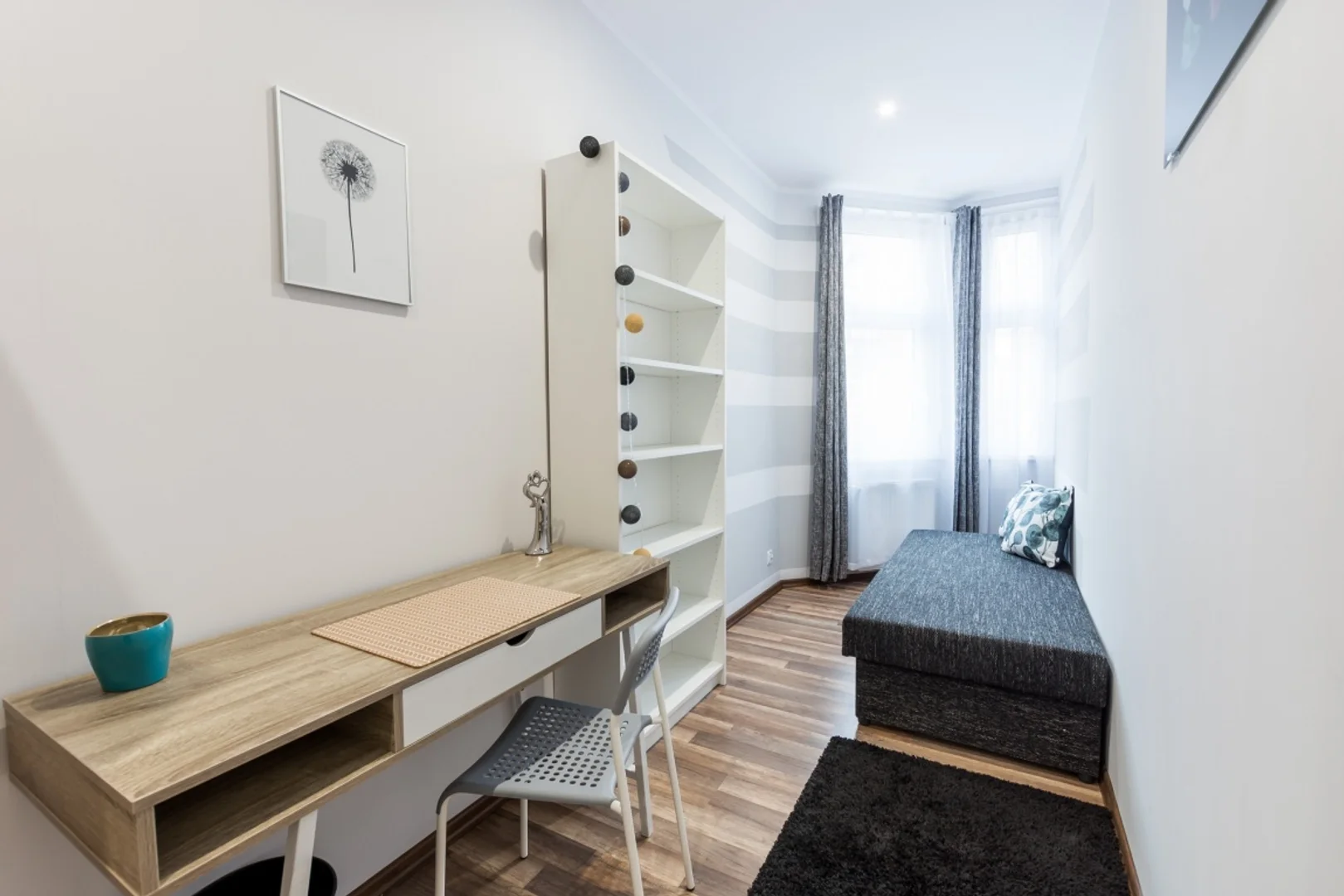 Cozy room for students available in 