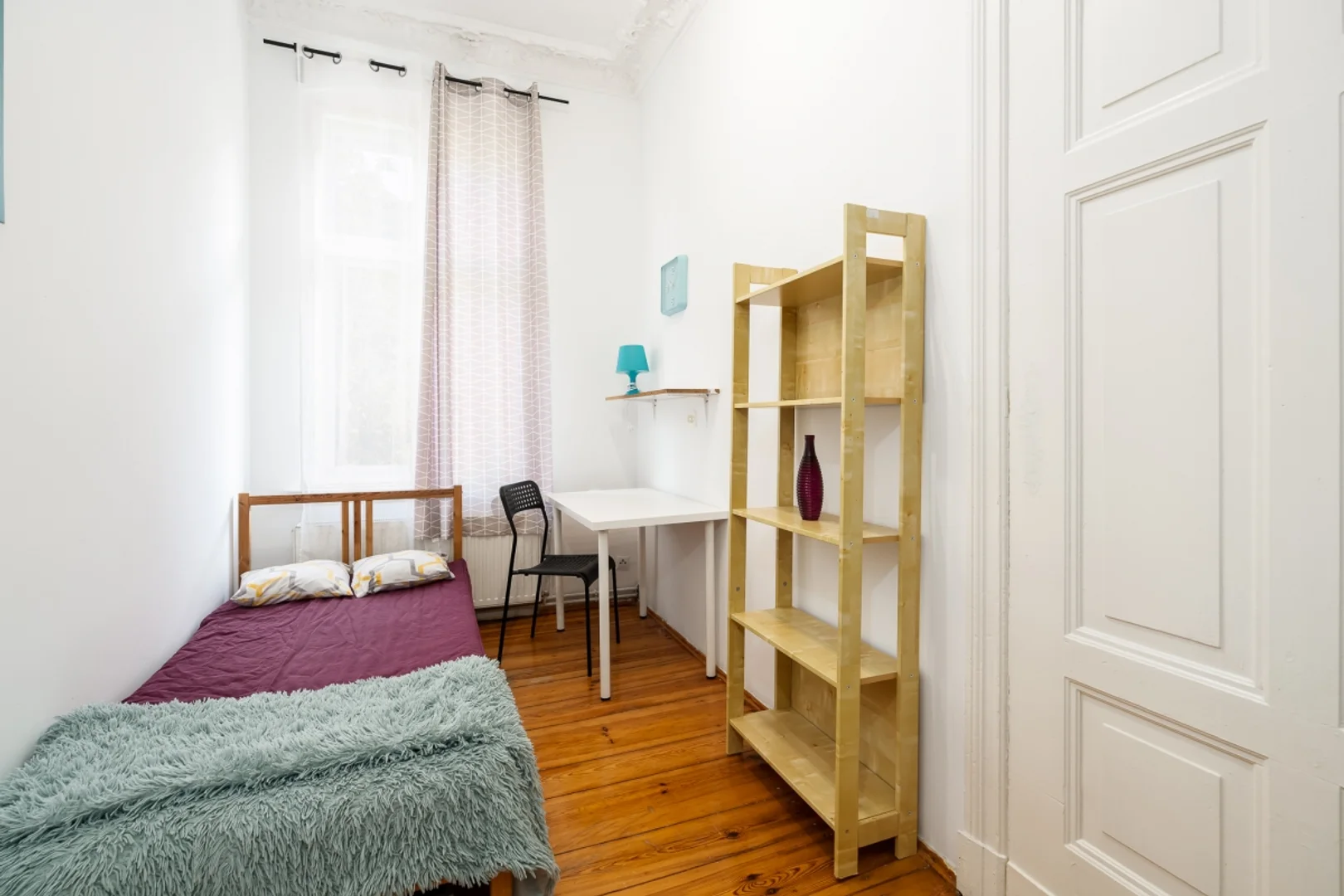 Chambre d'étudiant fonctionnelle parfaite pour étudier dans 