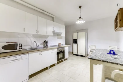 Private room at Calle Esla, image 7 of 18