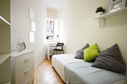 Chambre à louer dans un appartement en colocation à Wrocław