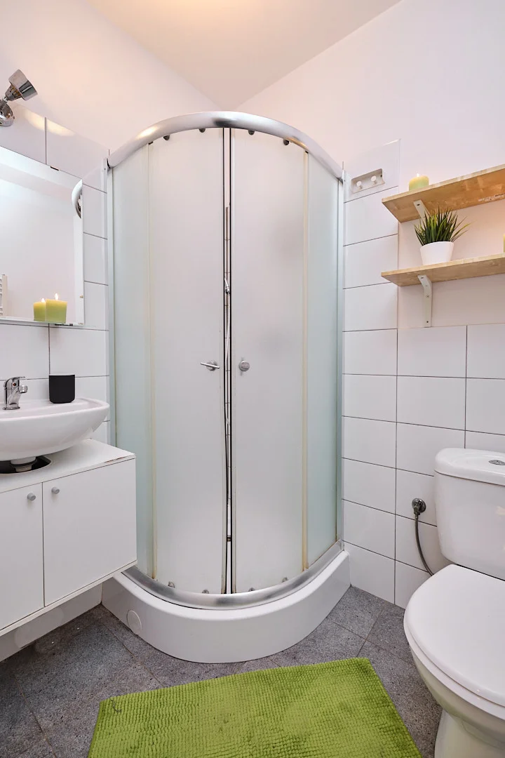 Habitación estudiantil económica con ubicación conveniente en