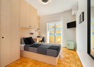 Zimmer mit Doppelbett zu vermieten leiria