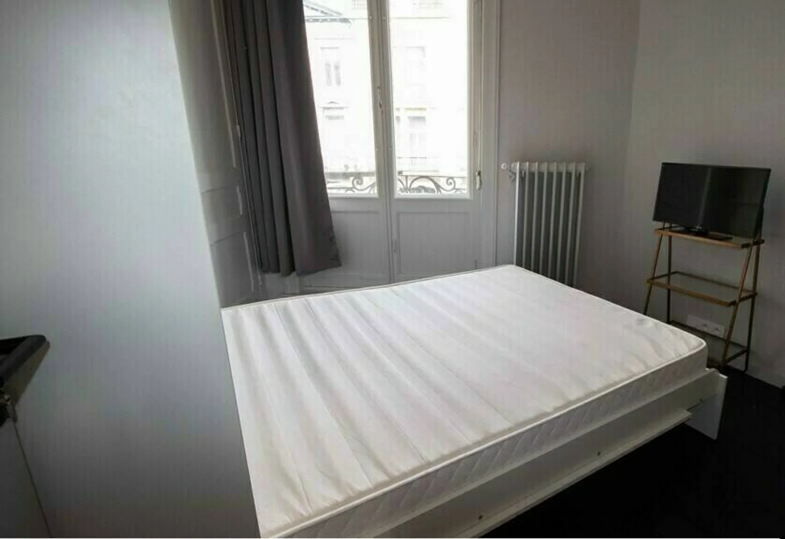 Bezahlbares Zimmer für Studenten mit ausreichender Beleuchtung in 