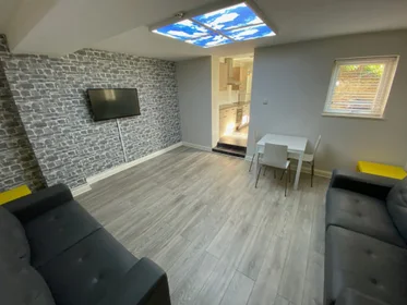 Private room at Trafford Street Preston PR1 7QE, image 1 of 10