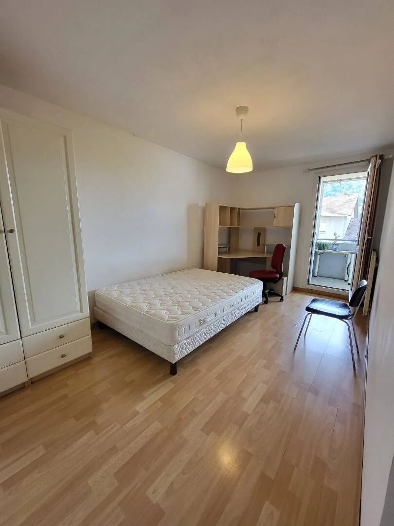 Bezahlbares Zimmer für Studenten mit ausreichender Beleuchtung in 