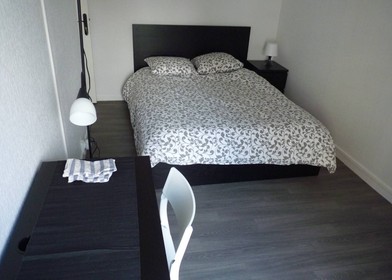 Habitación privada barata en Brest