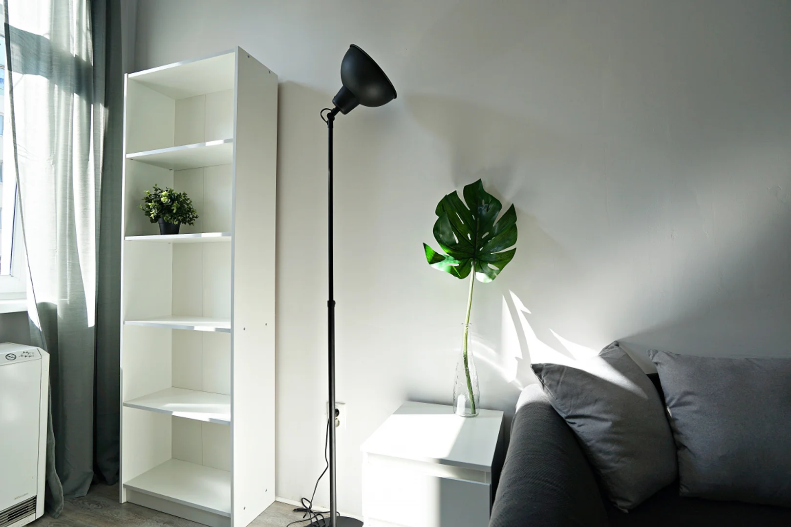 Economical student room with convenient location in 