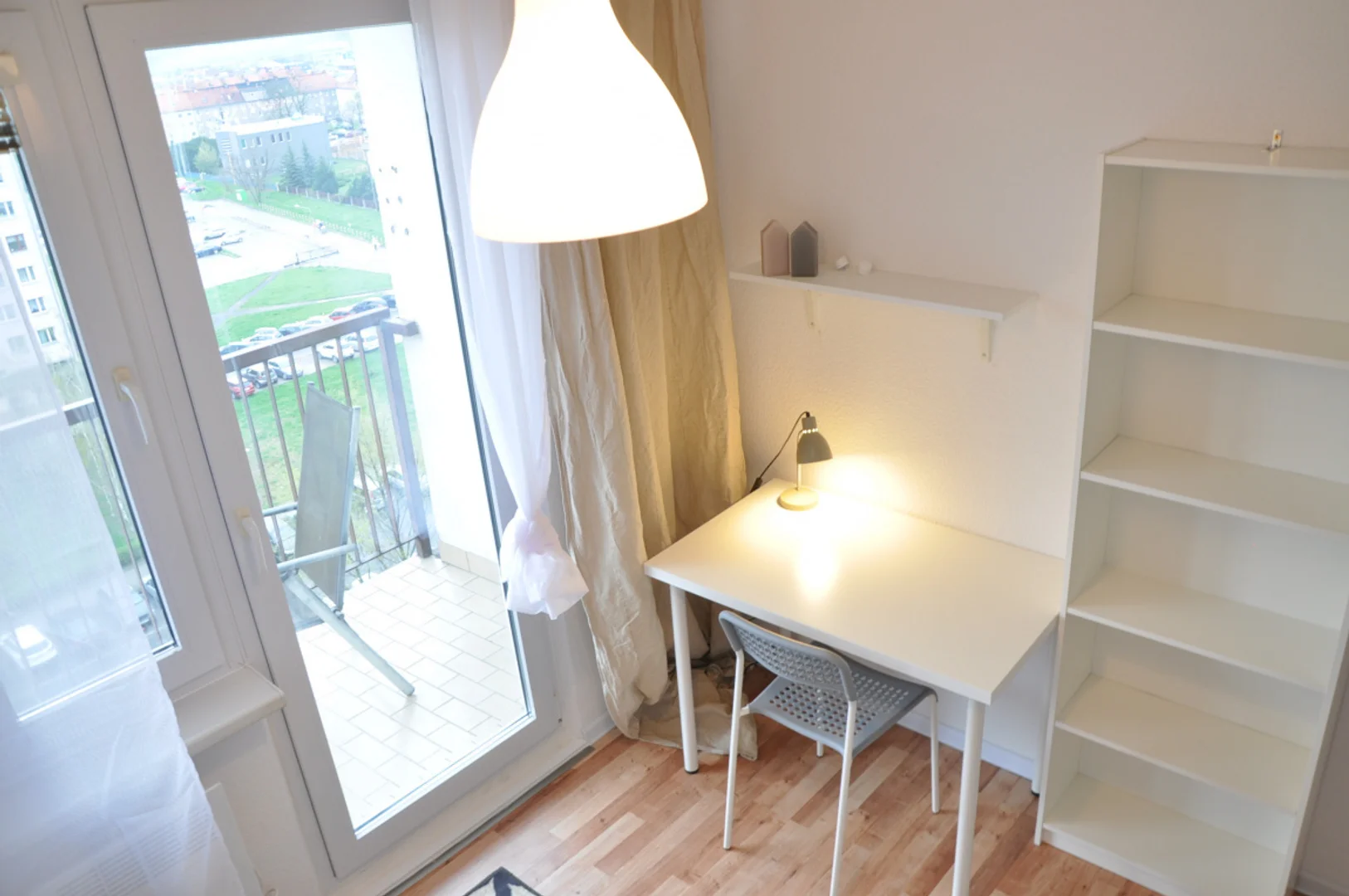 Habitación para estudiantes en  con área de estudio y facilidades compartidas